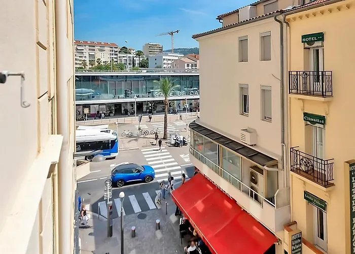 Nice 2 Rooms In The Heart Of Cannes